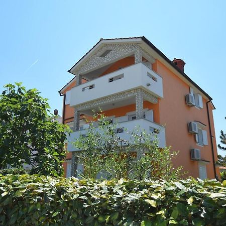Apartments Gabrijel Malinska Ngoại thất bức ảnh