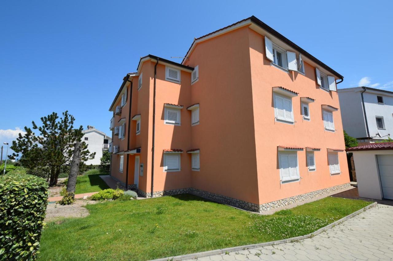 Apartments Gabrijel Malinska Ngoại thất bức ảnh
