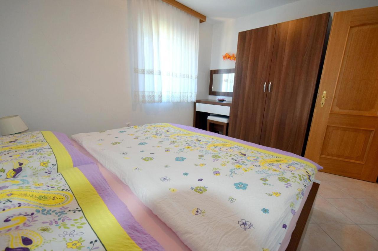 Apartments Gabrijel Malinska Ngoại thất bức ảnh