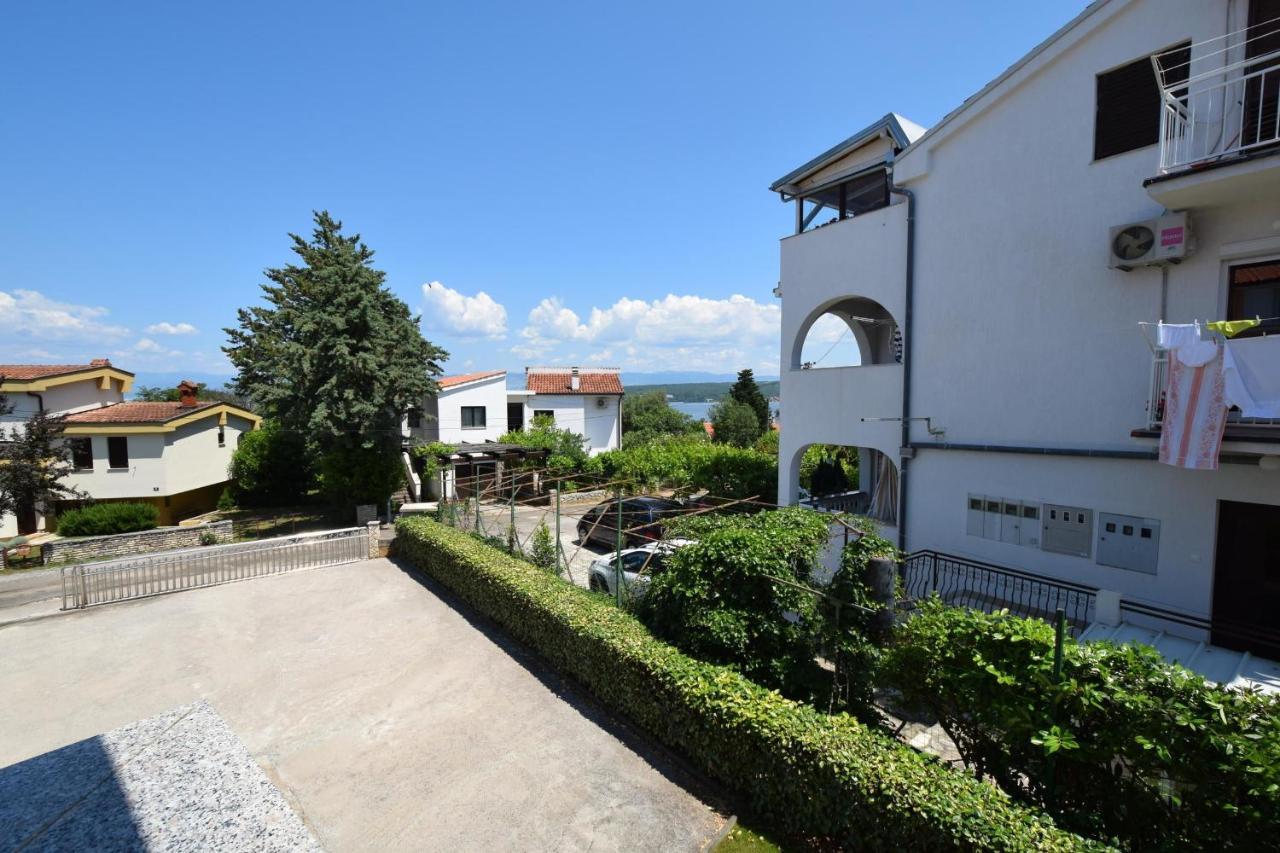 Apartments Gabrijel Malinska Ngoại thất bức ảnh