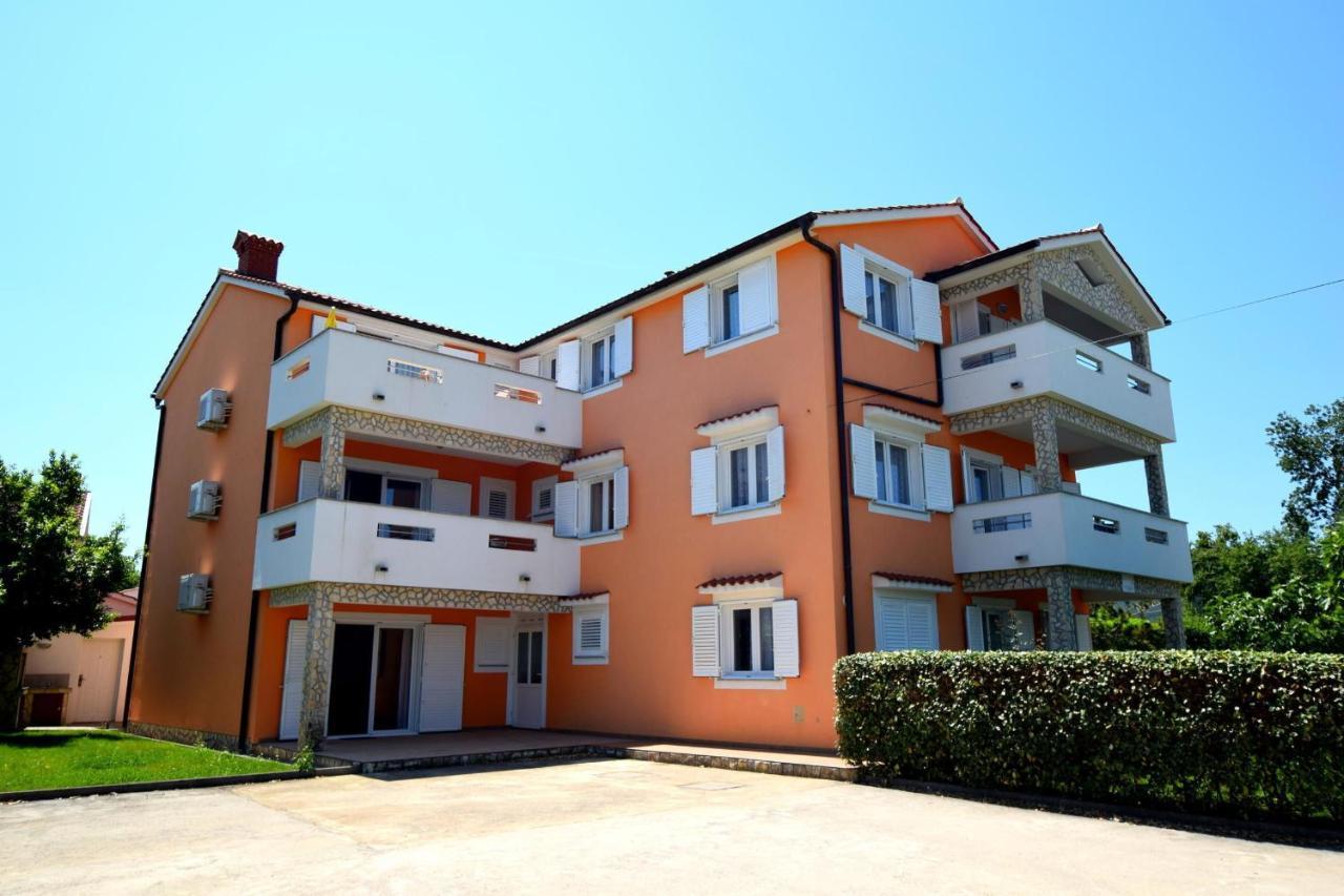Apartments Gabrijel Malinska Ngoại thất bức ảnh