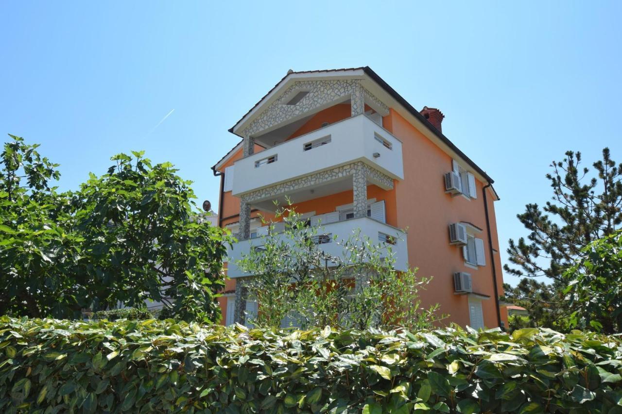 Apartments Gabrijel Malinska Ngoại thất bức ảnh
